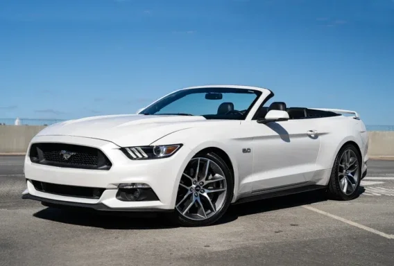 Ford Mustang (Sjálfskiptur, 2.3 L, 4 sæti)